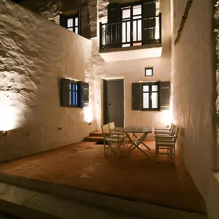 Villa Amelie With Pool And Amazing Sea Views, Paros Marpissa