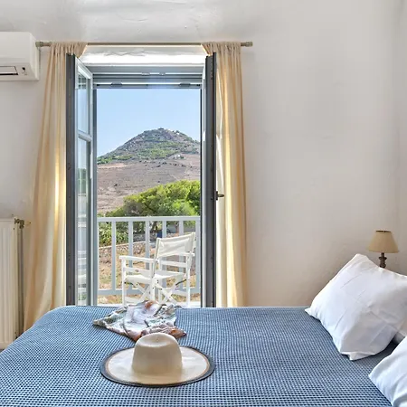 Villa Amelie With Pool And Amazing Sea Views, Paros Marpissa